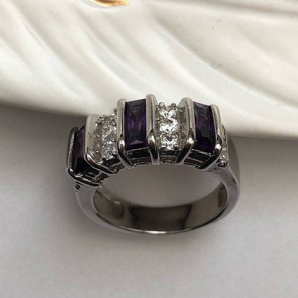 1 ring for sale  6.5 purple - Picture 2 of 4